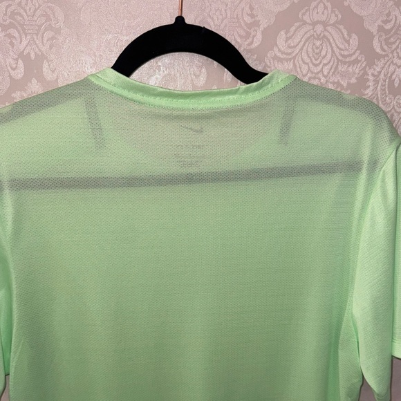 Nike Men's Light Green Performance Tee - Picture 5 of 6